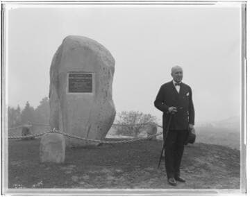 D2.5 - Displays, Monuments