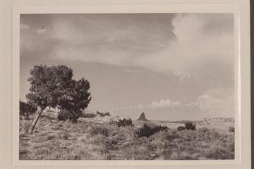 Agathla Peak from the road near Kayenta
