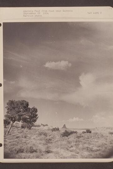 Agathla Peak from road near Kayenta