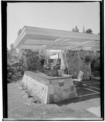 [Unidentified residence]