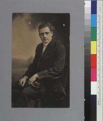 Studio portrait of Edwin Powell Hubble as a young man
