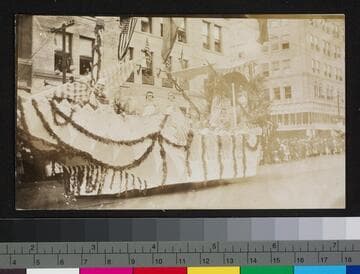 Queen's Float