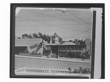 Ted's Grill, 146 Entrada Drive, Santa Monica Canyon