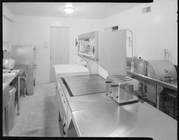 Commercial kitchen