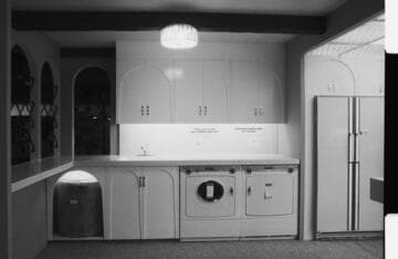 Edison exhibit at a home show featuring Total Electric building