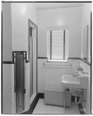 H2.4 - Home Bath - Electric Home of Mr. O. V. Trompeter