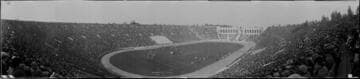 Football game, Stanford University and University of Southern California, Los Angeles Coliseum, Los Angeles. October 17, 1925