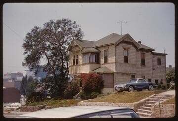 Bunker Hill Avenue building near 4th Street