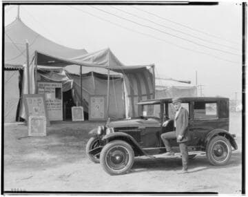 Essex sedan at Tent Theatre in Lamanda Park, Pasadena. 1925